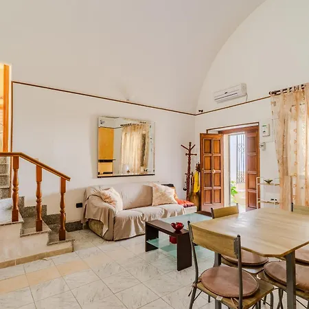 Elena Apartman Matino